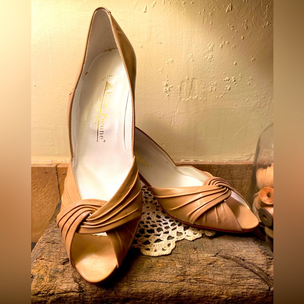 Vintage..Evan-Picone..Peep Toe Heels..Size 9M..Never Worn